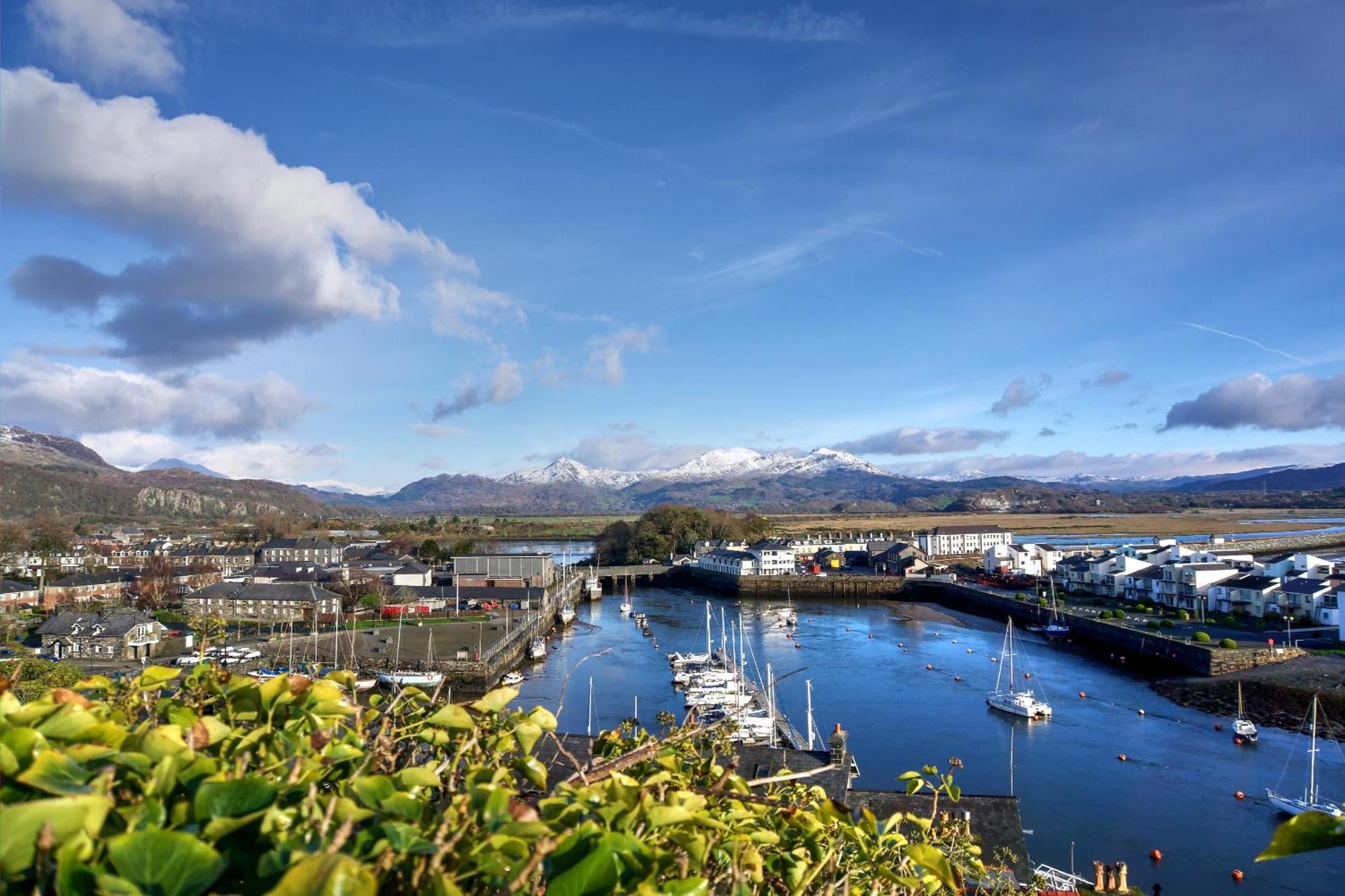 Porthmadog, Sleeps 11, 5 Bedrooms, 5 Bathrooms, Mountain Views Екстер'єр фото