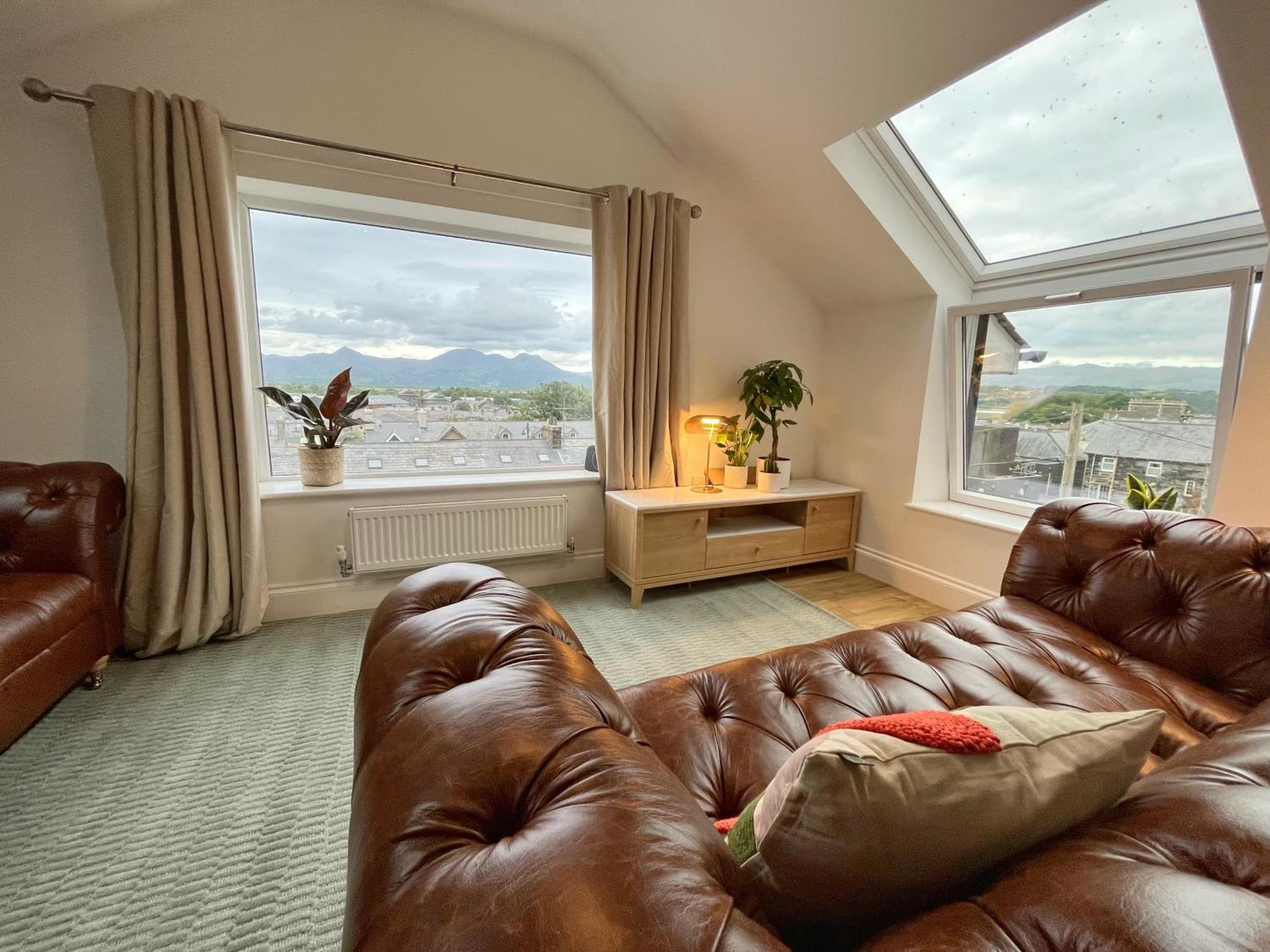 Porthmadog, Sleeps 11, 5 Bedrooms, 5 Bathrooms, Mountain Views Екстер'єр фото