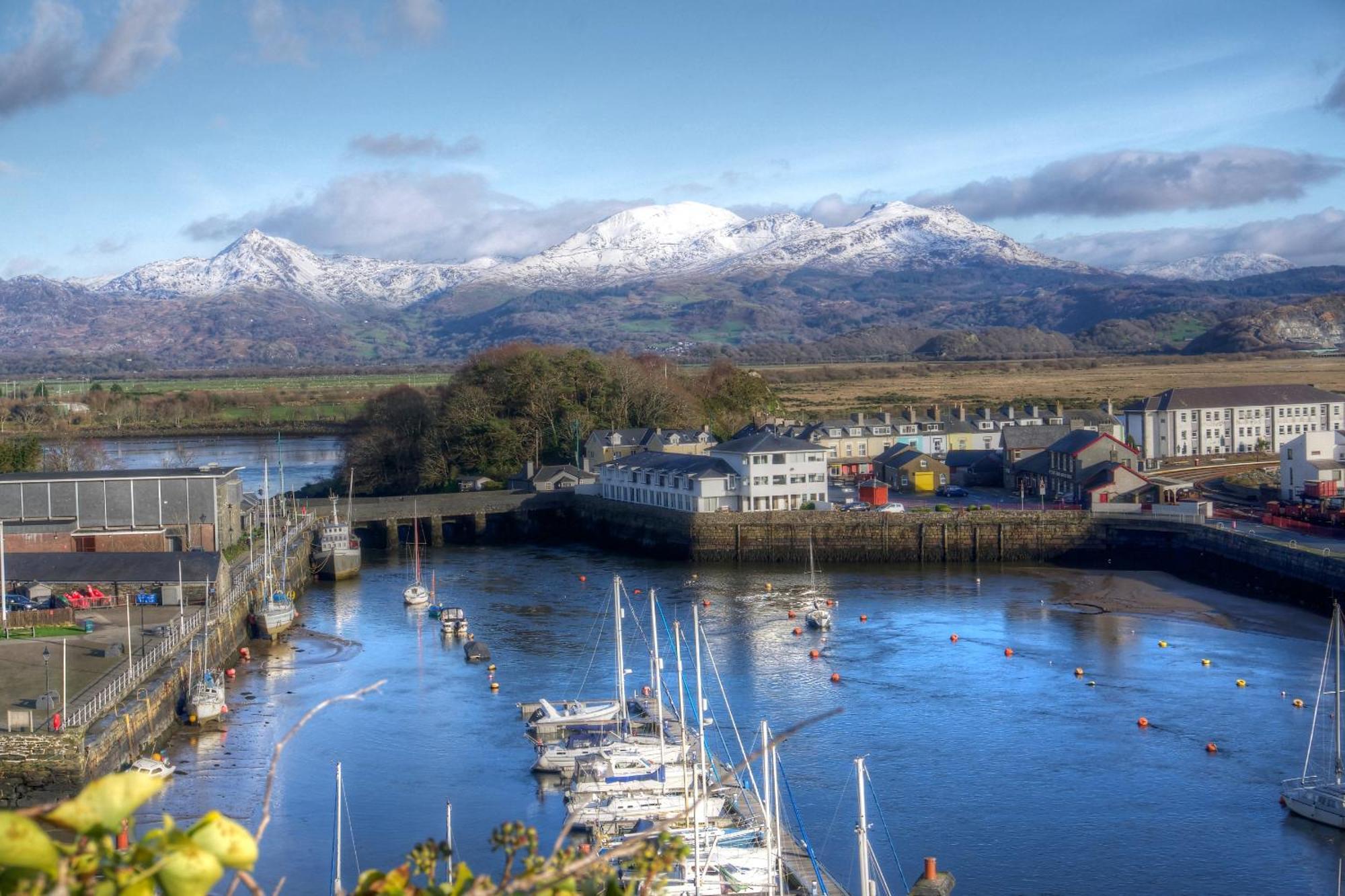 Porthmadog, Sleeps 11, 5 Bedrooms, 5 Bathrooms, Mountain Views Екстер'єр фото