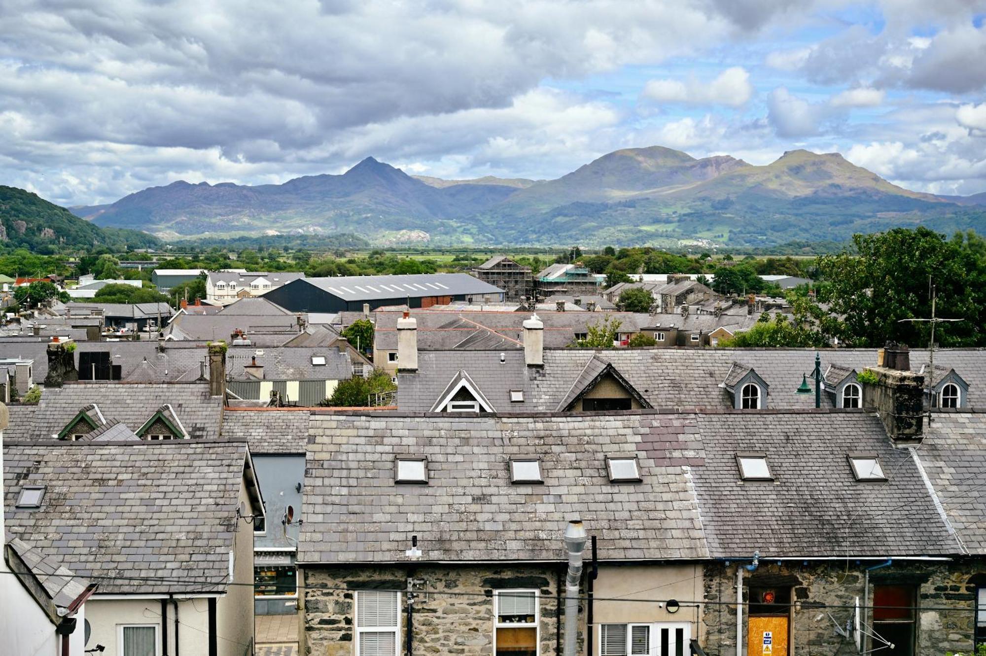 Porthmadog, Sleeps 11, 5 Bedrooms, 5 Bathrooms, Mountain Views Екстер'єр фото